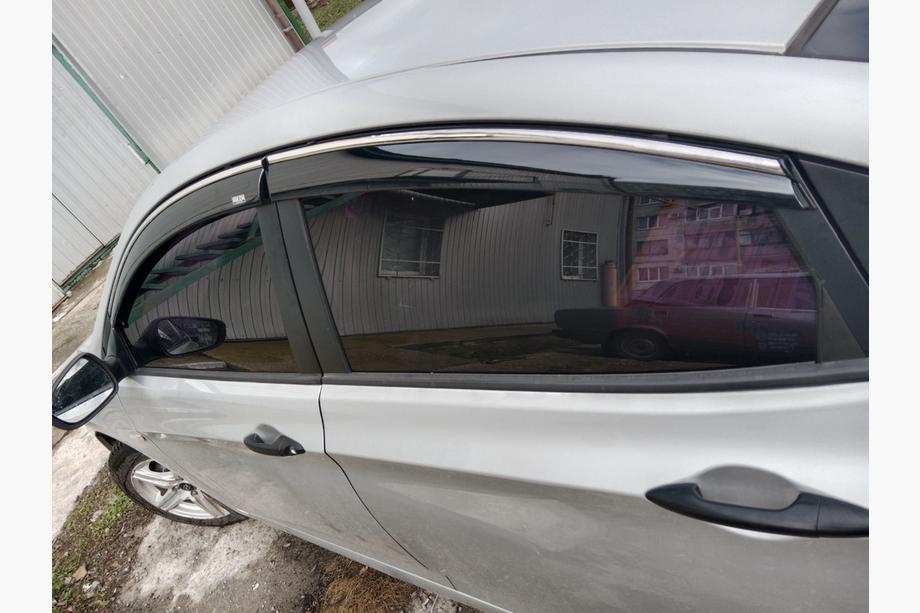 Hyundai Accent 2011-2017 Deflettori Finestrini con Modanatura Cromata SD (4 pz, Niken) Foto 3