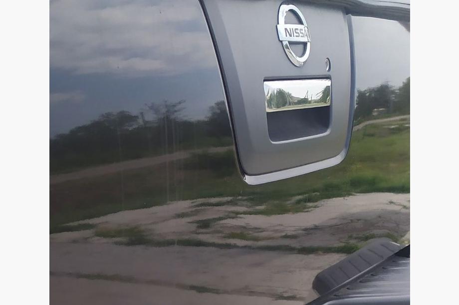 Nissan Navara 2006-2015 Copertura Maniglia Bagagliaio Acciaio Inox Foto 2