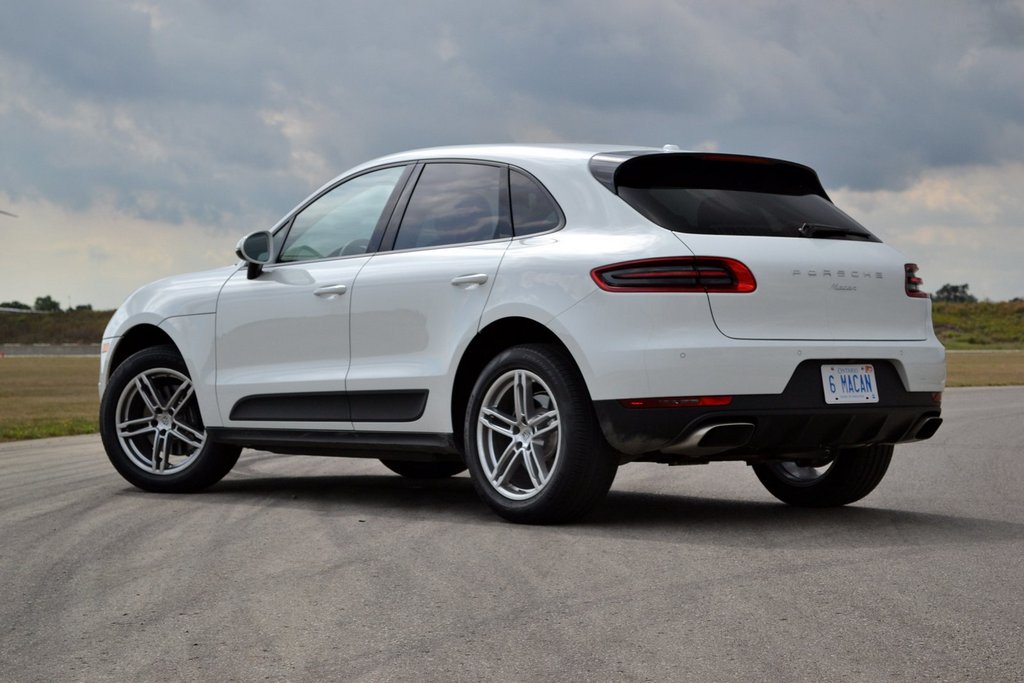 Confrontare i Porsche Cayenne e la Porsche Macan