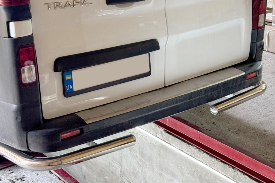 Opel Vivaro 2015-2019 Angolari posteriori (2 pz, acciaio inox) Image