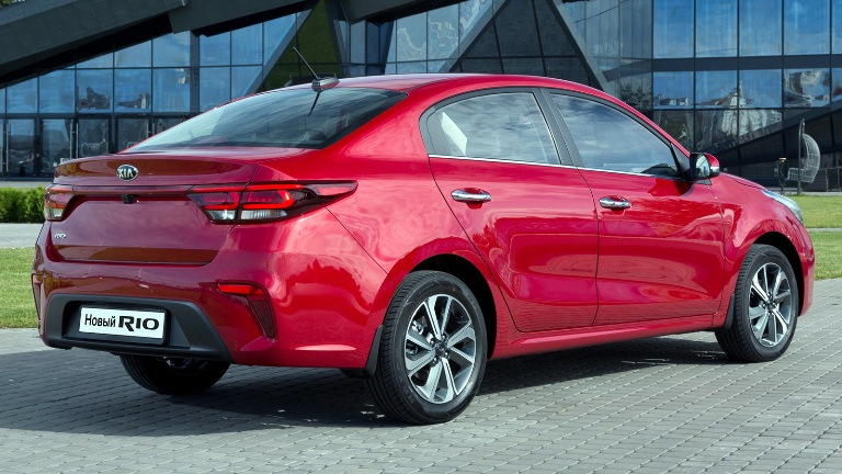 Sfoglia berlina KIA Rio