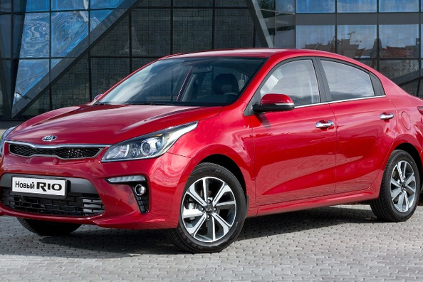 Sfoglia berlina KIA Rio