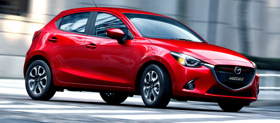 Sfoglia berlina compatta di Mazda 2