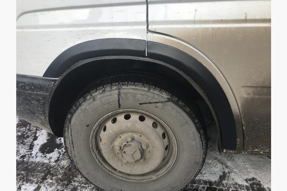 Mercedes Sprinter W901/902/903/904/905 1995–2006 Allargatori passaruota (6 pz, neri) Foto 4