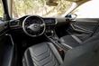 Panoramica della rinnovata berlina Volkswagen Jetta foto 4