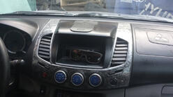 Mitsubishi L200 2006-2015 Kit rivestimenti cruscotto (11 pezzi) Alluminio foto 6