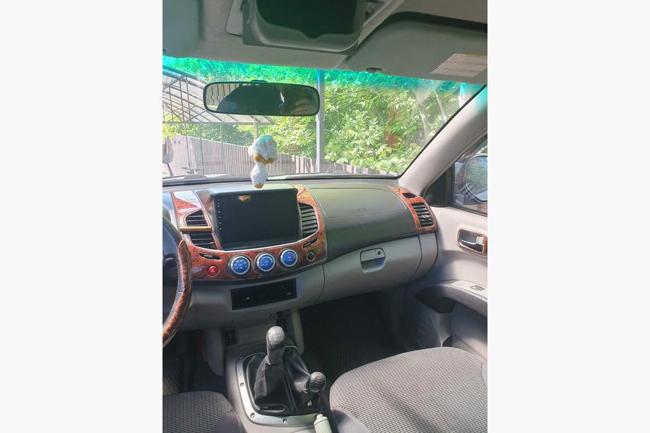 Mitsubishi L200 2006-2015 Kit rivestimenti cruscotto (11 pezzi) Titanio Foto 12