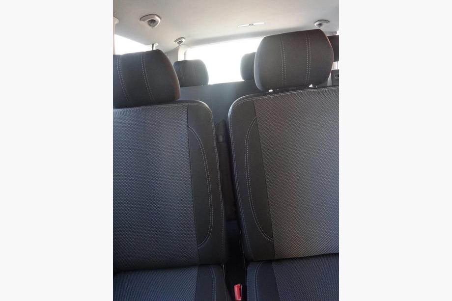 Volkswagen T5 Caravelle 2004-2010 Coprisedi Auto (Pelle Ecologica e Tessuto, Premium) Sedili anteriori (1+1) Foto 13