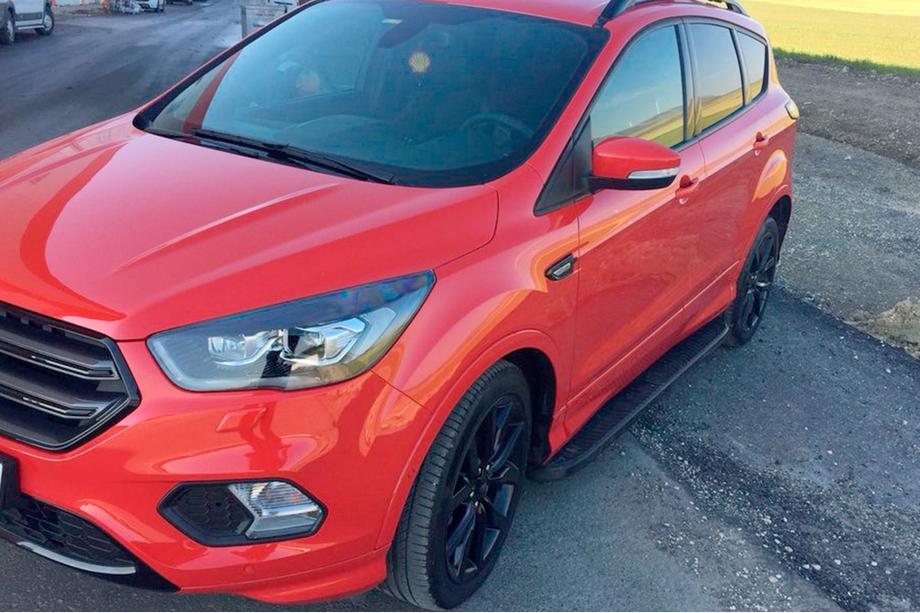 Ford Kuga/Escape 2013-2019 Pedane Laterali Tayga Black (2 pz, Alluminio) Image