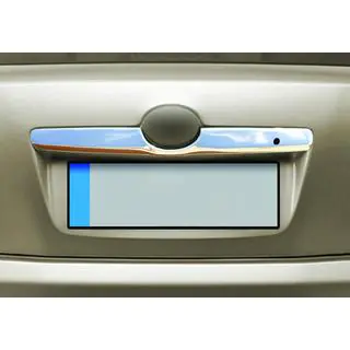 Modanatura cromata sopra la targa (acciaio inox)