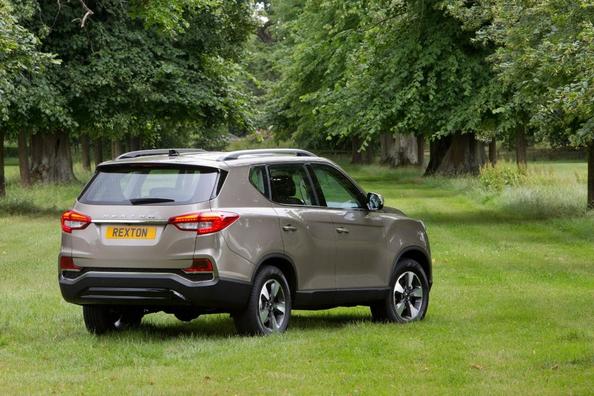 Sfoglia crossover SsangYong Rexton terza generazione Foto 2