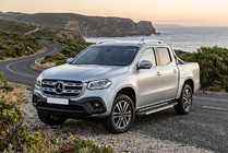 Mercedes X class 2017-2020 Pedane Laterali RedLine V1 (2 pz, Alluminio) foto 1