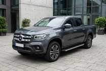 Mercedes X class 2017-2020 Pedane Laterali Maya V1 (2 pz, Alluminio) foto 1