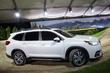 Panoramica di punta di un suv Subaru Ascent foto 5