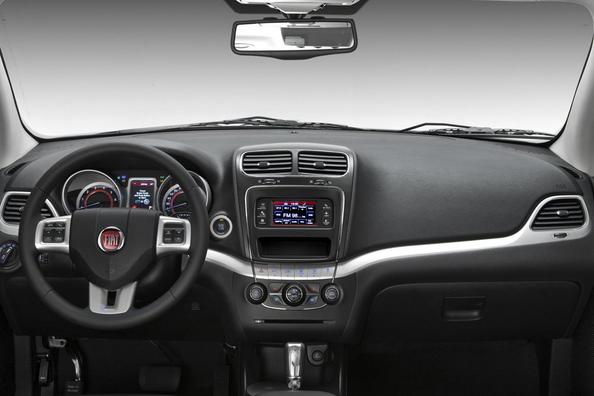 Sfoglia crossover Fiat Freemont Foto 5
