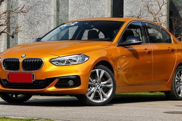 Panoramica della berlina BMW Serie 1