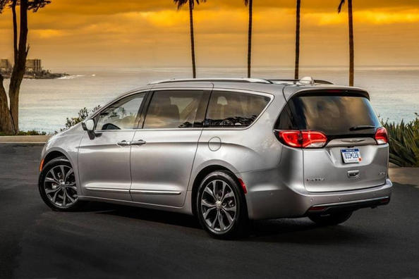 Sfoglia minivan Chrysler Pacifica