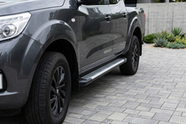 Nissan Navara/NP300 2016- Pedane Laterali Line (2 pz, Alluminio) foto 1