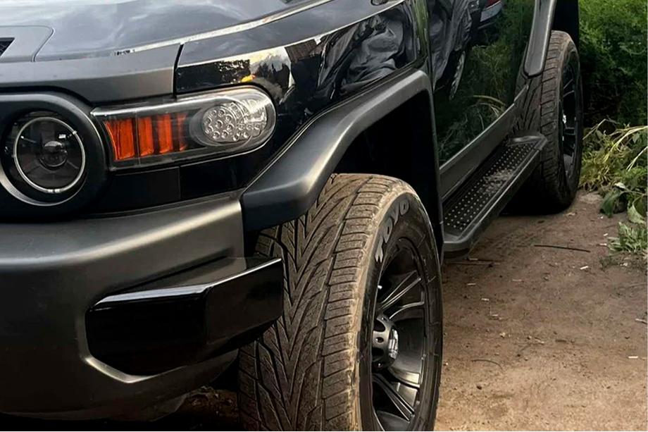 Toyota FJ Cruiser 2006-2022 Pedane Laterali Allmond Black (2 pz, alluminio) Foto 2