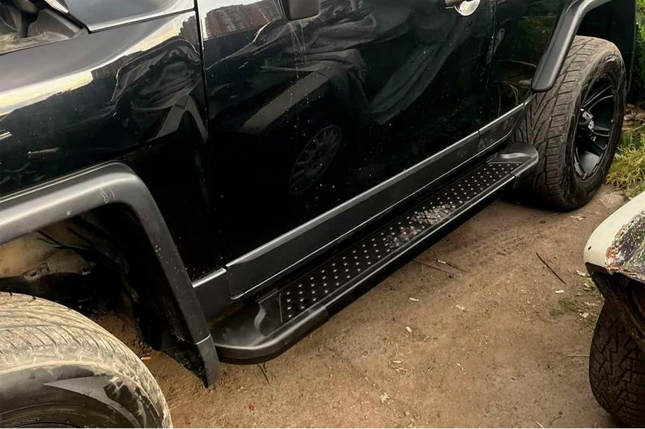 Toyota FJ Cruiser 2006-2022 Pedane Laterali Allmond Black (2 pz, alluminio) Foto 1