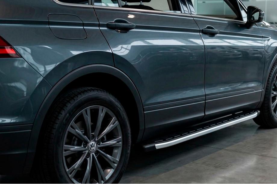 Volkswagen Tiguan 2016-2023 Pedane Laterali Fullmond (2 pz, Alluminio) Foto 1