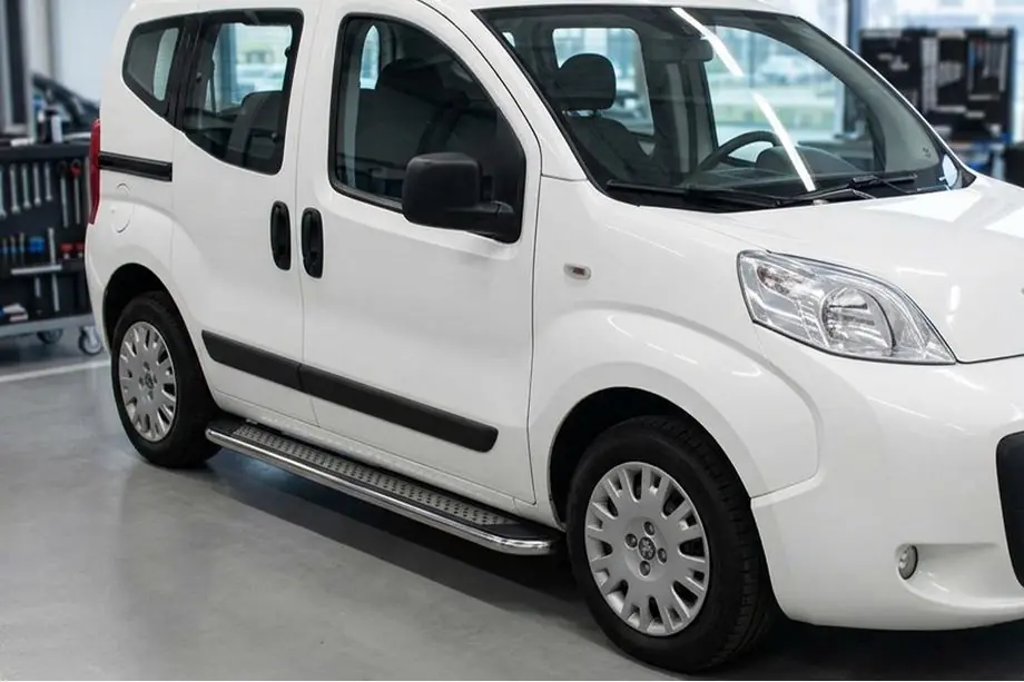 Citroen Nemo 2007-2017 Pedane Laterali Maydos V2 (2 pz, Alluminio e Acciaio Inox) Foto 1