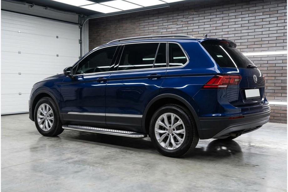 Volkswagen Tiguan 2016-2023 Pedane Laterali Maydos V2 (2 pz, Alluminio e Acciaio Inox) Foto 1