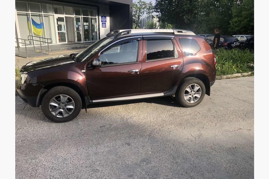 Dacia Duster 2008-2018 Deflettori finestrini con profilo cromato (4 pz, Niken) Image