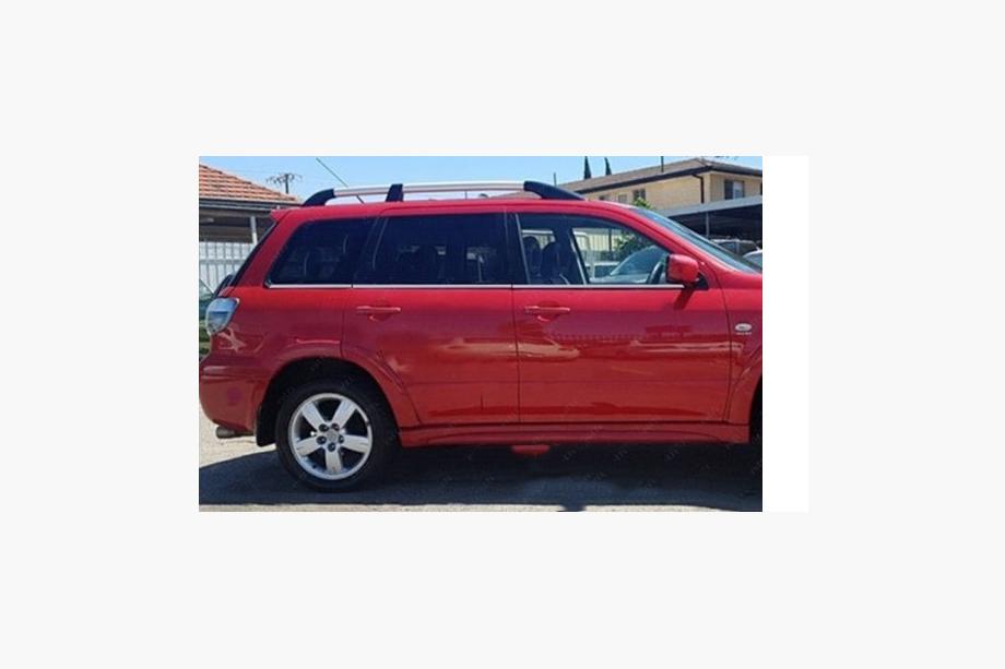 Mitsubishi Outlander 2001-2006 Modanature inferiori finestrini acciaio inox (6 pz) Foto 6
