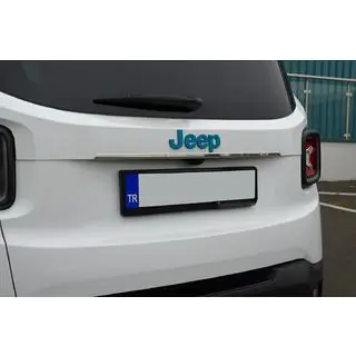 Modanatura cromata sopra la targa (acciaio inox)