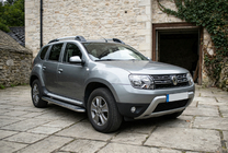 Dacia Duster 2008-2018 Pedane Laterali Maydos V2 (2 pz, Alluminio e Acciaio Inox) foto 1
