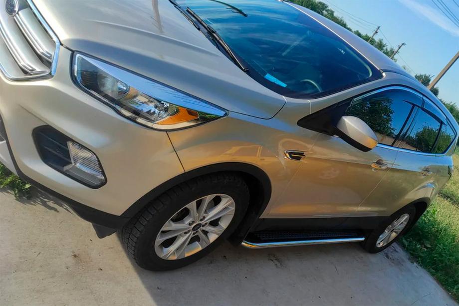 Ford Kuga/Escape 2013-2019 Pedane Laterali Maydos V2 (2 pz, Alluminio + Acciaio Inox) Foto 5