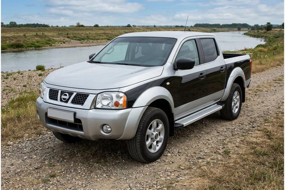 Nissan NP300 1999-2015 Pedane Laterali Maya V2 (2 pz, Alluminio) Image