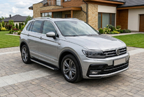Volkswagen Tiguan 2016-2023 Pedane Laterali Maya V1 (2 pz, Alluminio) foto 1