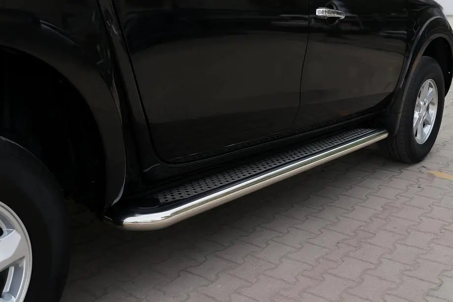 Mitsubishi L200 2015-2024 Pedane Laterali Maydos V2 (2 pz, Alluminio e Acciaio Inox) Foto 3