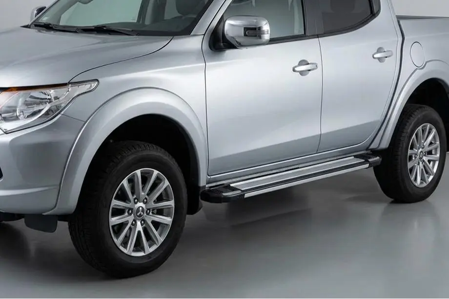 Mitsubishi L200 2015-2024 Pedane Laterali Rainbow (2 pz, Alluminio) Image