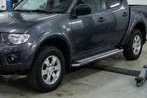 Fiat Fullback 2016- Pedane Laterali Maydos V2 (2 pz, Alluminio e Acciaio Inox) foto 1