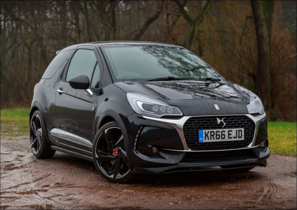 Recensione a tre porte berlina Citroen DS 3