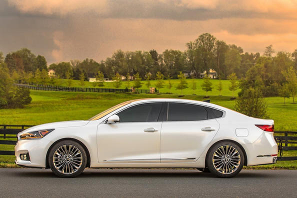 Berlina Kia Cadenza: solidità, comfort e qualità premium Foto 8