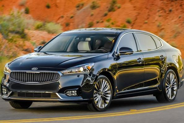 Berlina Kia Cadenza: solidità, comfort e qualità premium Foto 3