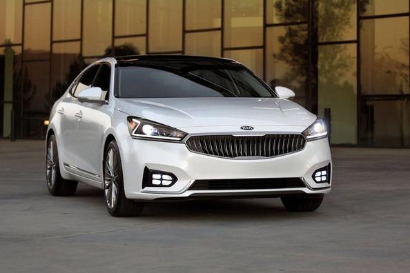 Berlina Kia Cadenza: solidità, comfort e qualità premium Foto 2
