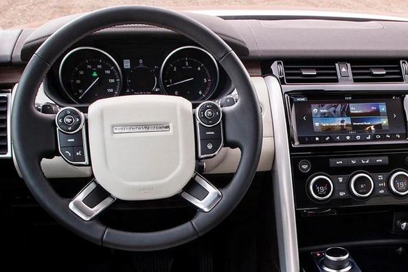 Sfoglia suv Land Rover Discovery versione SVX Foto 6