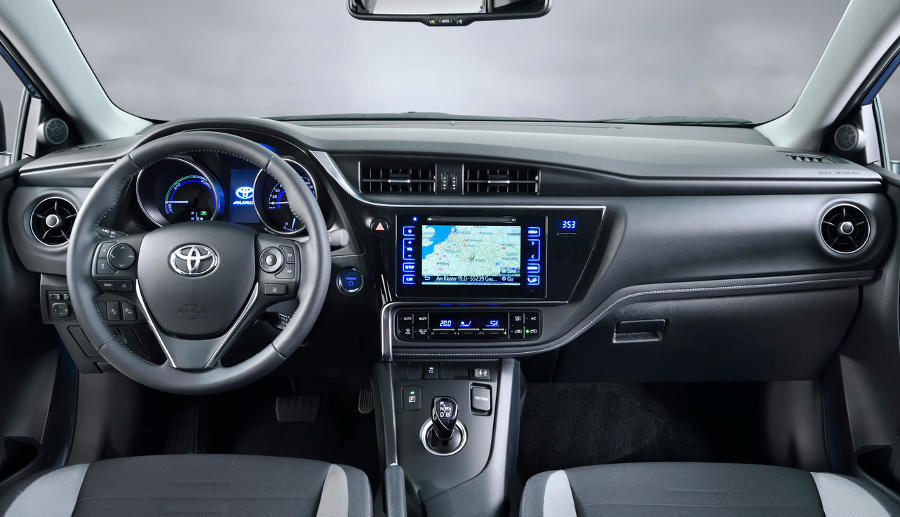 Sfoglia berlina Toyota Auris