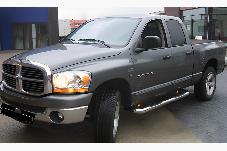 Dodge RAM (DT) 2018– Tubi laterali angolari (2 pz, acciaio inox) Image