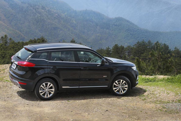 Sfoglia crossover Geely Atlas Foto 2