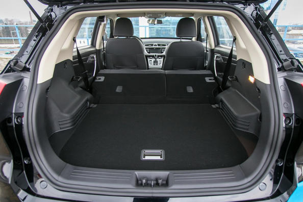 Sfoglia crossover Geely Atlas Foto 5