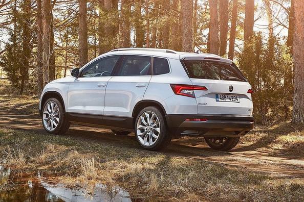 La seconda indagine dell’incrocio Skoda Karoq Foto 2