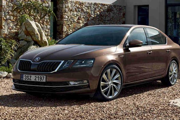 Sfoglia la nuova generazione di Skoda Octavia Foto 6