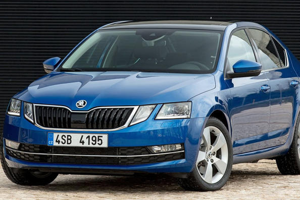 Sfoglia la nuova generazione di Skoda Octavia Foto 2