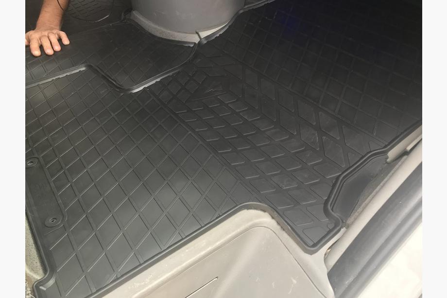 Mercedes Sprinter W906 2006–2018 Tappetini in gomma (3 pz, Stingray) 1+1 Foto 3